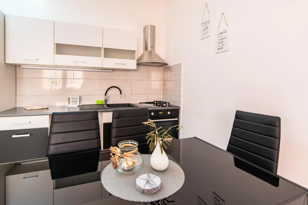 Apartment Mimi Pula 0*,  Croatia