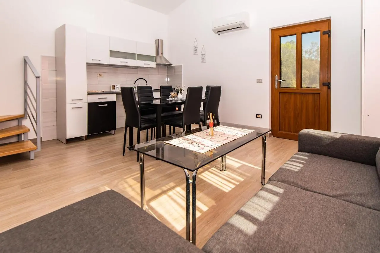 Apartment Mimi Pula 0*,  Croatia