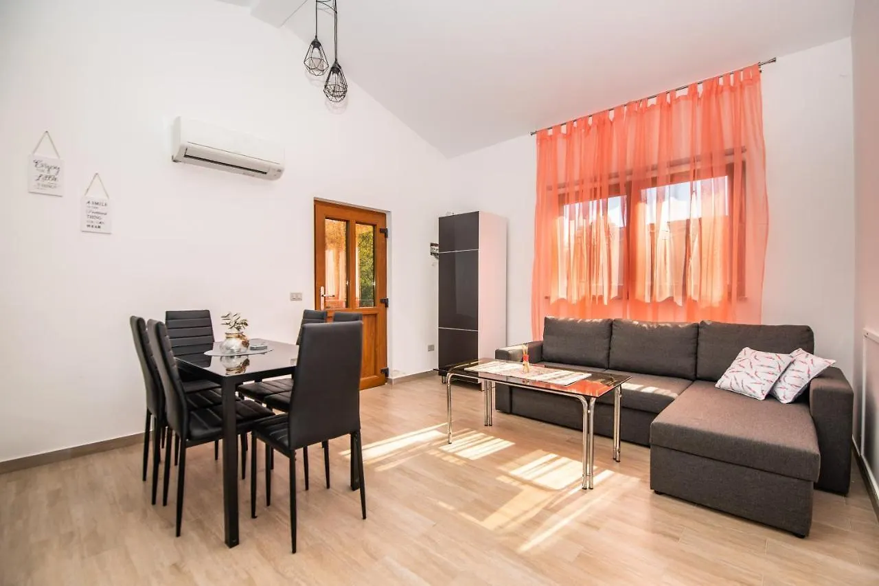 Apartment Mimi Pula